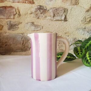 Carafe colorée à rayures roses