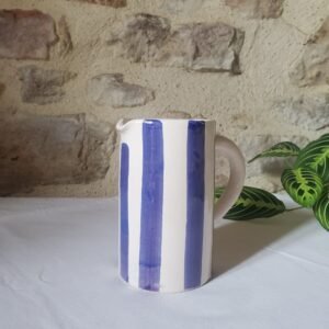 Carafes à rayures colorées violettes