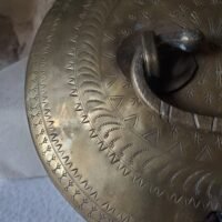 Ancienne boîte indienne en laiton