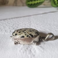 Pendentif en jaspe dalmatien en argent