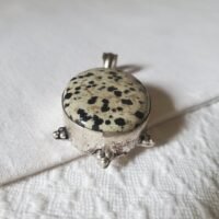 Pendentif en jaspe dalmatien en argent