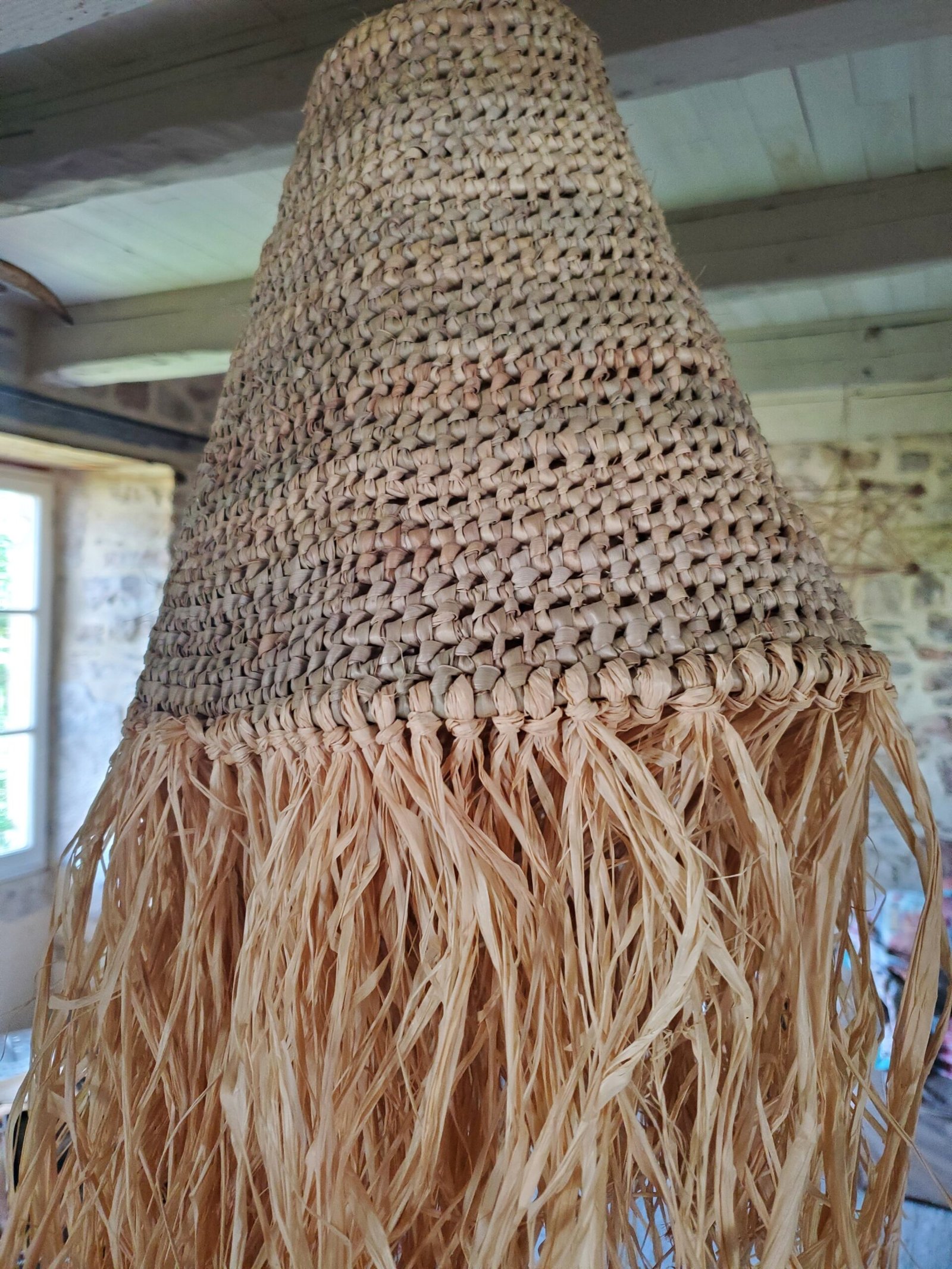 Suspension en feuilles de palmier – Image 4