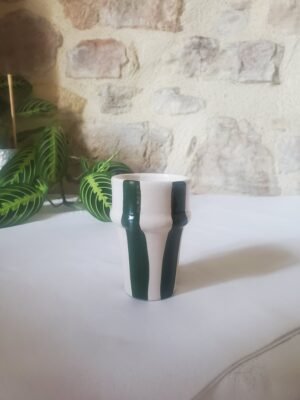 Tasse à rayures vertes