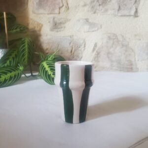 Tasse à rayures vertes