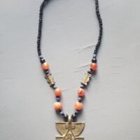 Collier ethnique en cornaline et pendentif doré style tribal