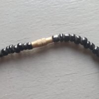 Collier ethnique en cornaline et pendentif doré style tribal