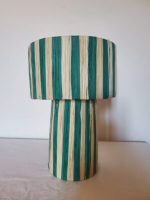 Lampe artisanale en raphia couleur verte