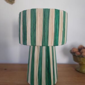 Lampe artisanale en raphia couleur verte