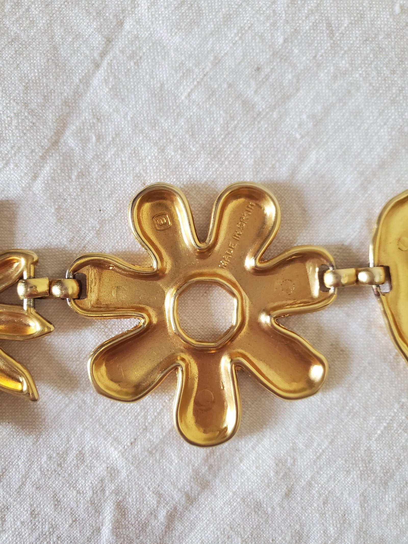 Ceinture dorée à médaillons fleur, soleil et cœur – Made in Spain – Image 6