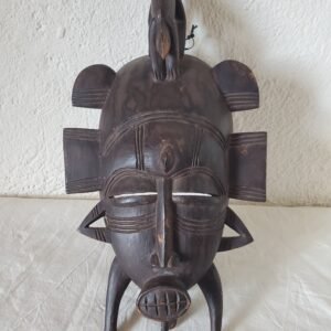 Masque africain en bois sculpté – Décoration murale artisanale ethnique