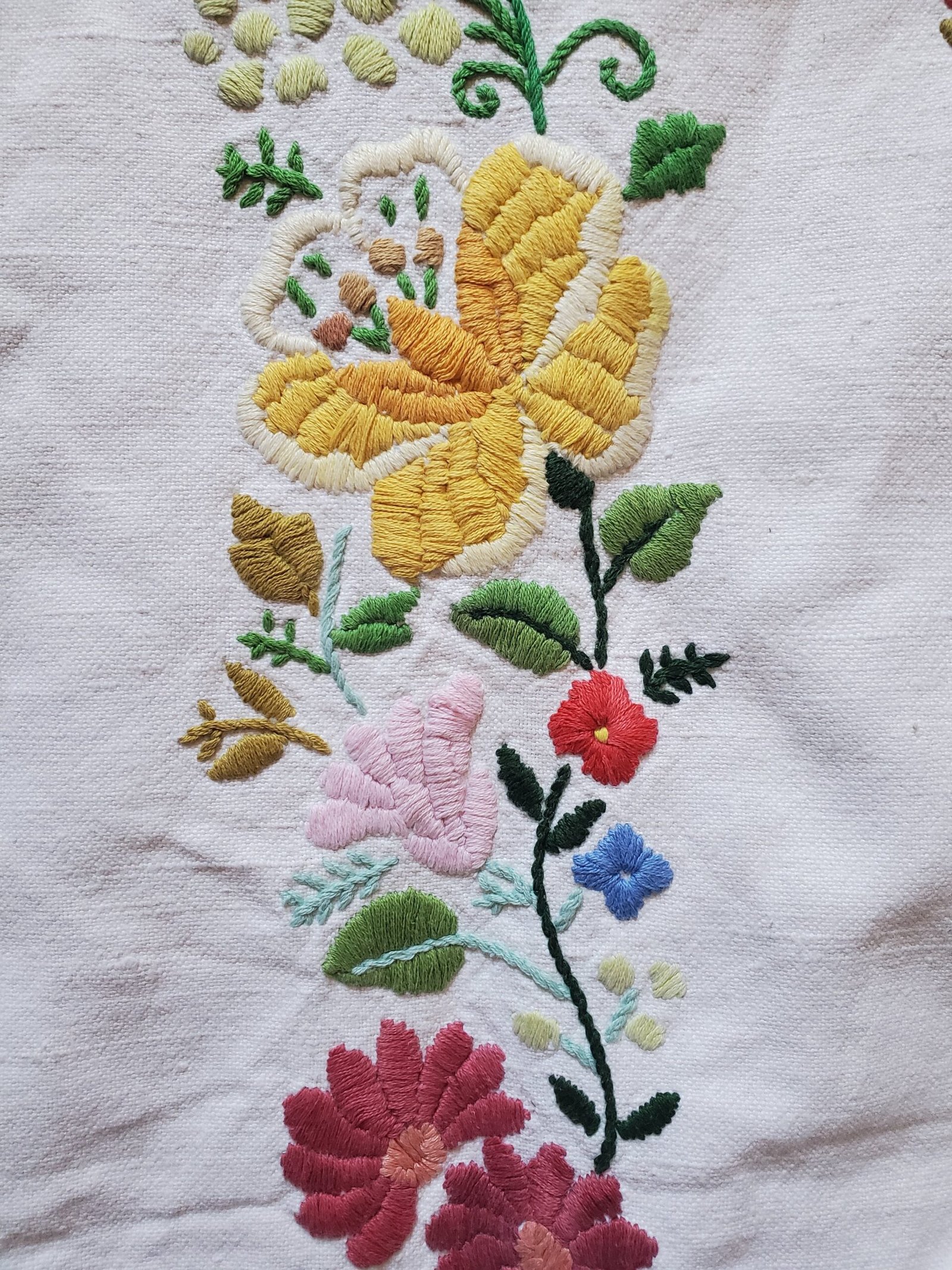 Chemin de table brodé main à motifs fleurs | Décoration bohème chic – Image 5