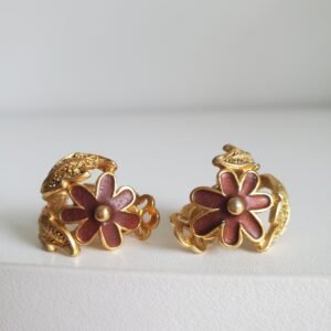 Boucles d'oreilles dorées à clips vintage motif fleur