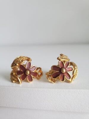 Boucles d'oreilles dorées à clips vintage motif fleur