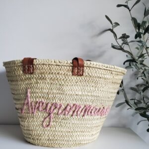 Panier marocain en osier tressé – anses en cuir – brodé "Aveyronnaise"