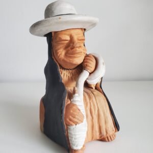 Sculpture colombienne en terre cuite – Femme tissant la laine