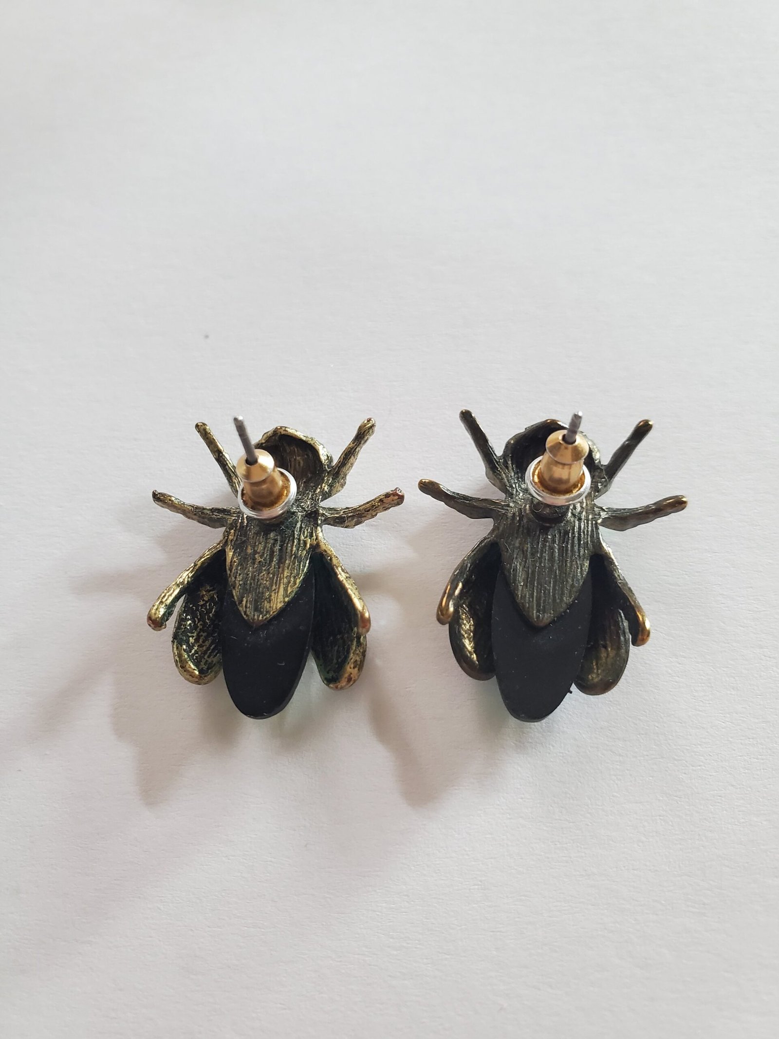 Boucles d'oreilles abeilles vintage à strass irisés – Image 3