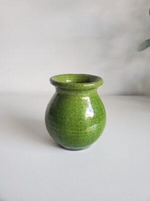 Vase en céramique émaillée vert olive