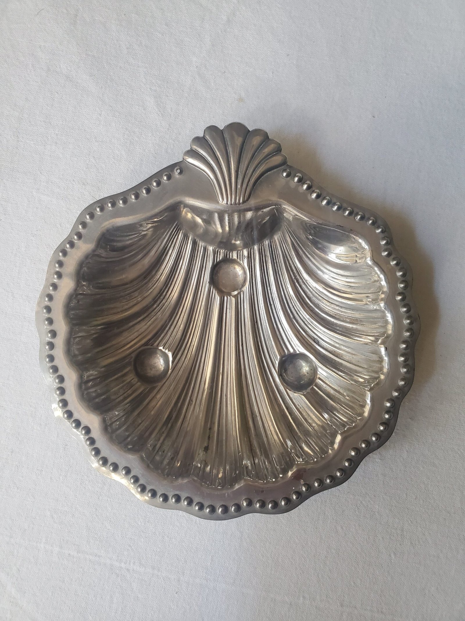 Vide-poche coquillage vintage en métal argenté – Image 3