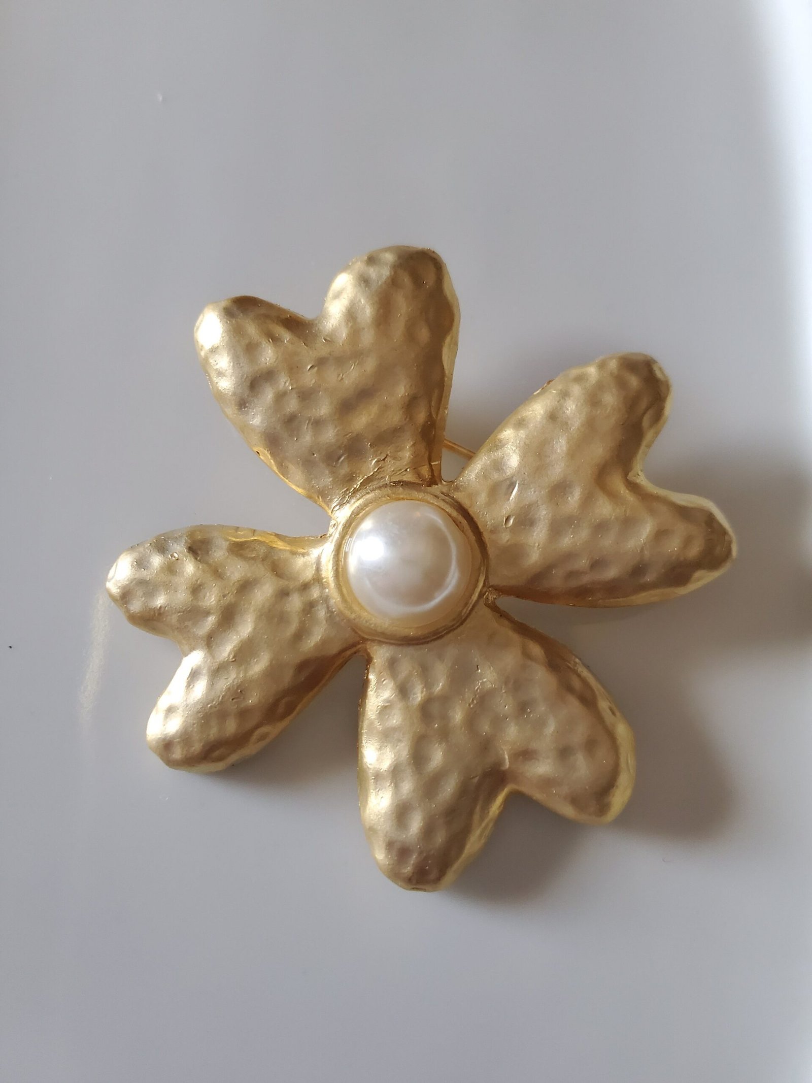 Broche vintage trefle dore maison anouchka 1.jpg