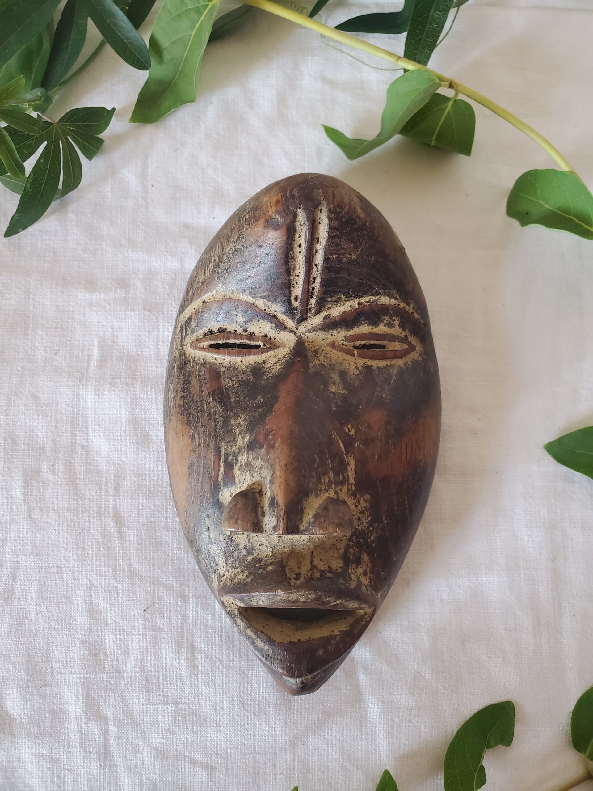Masque africain ancien maison anouchka 2.jpg