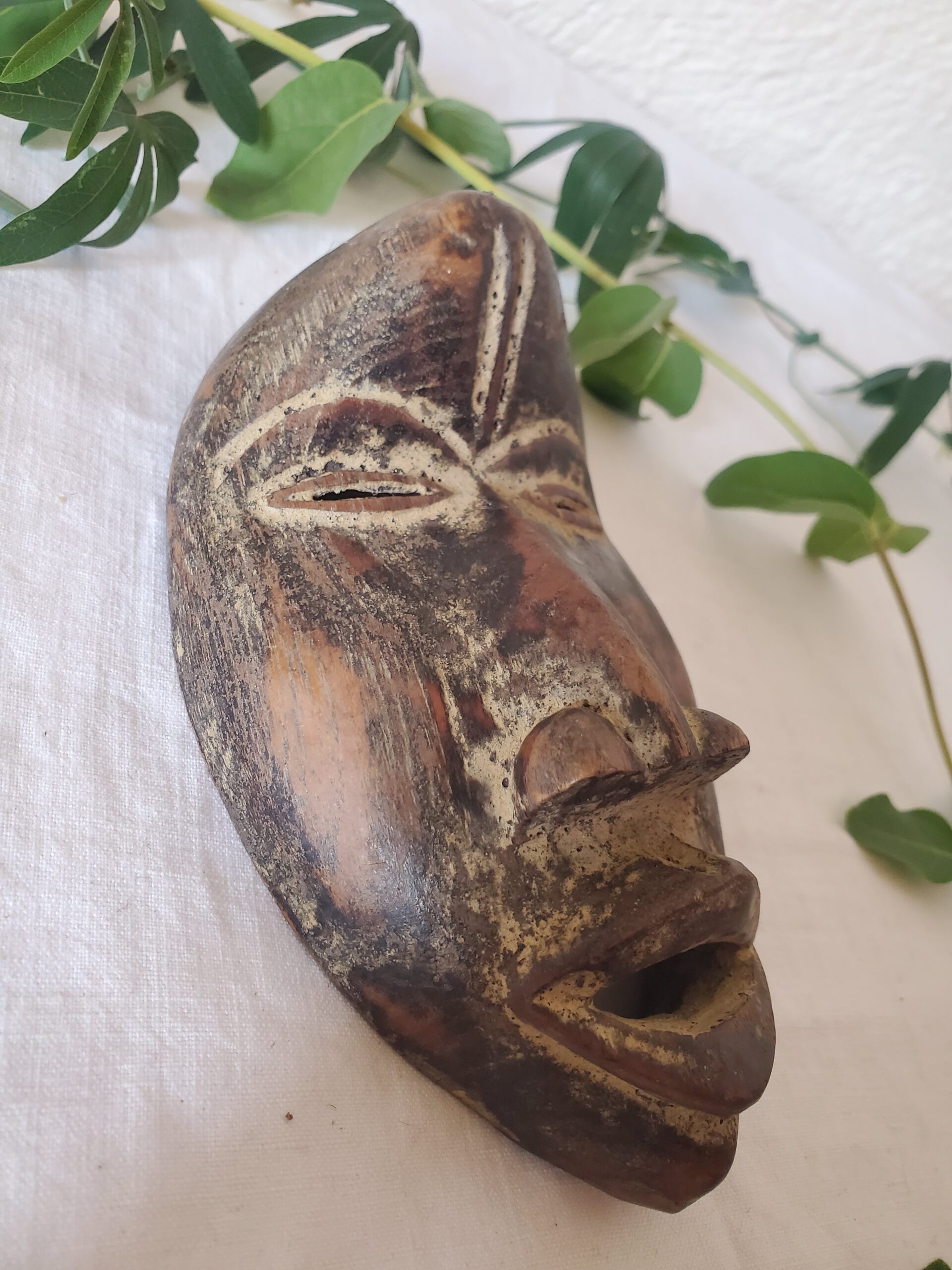 Masque africain ancien maison anouchka.jpg