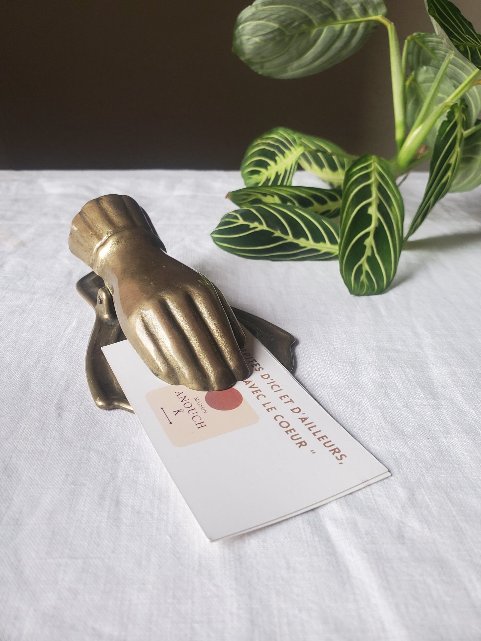 Pince a courrier main en laiton maison anouchka 2.jpg